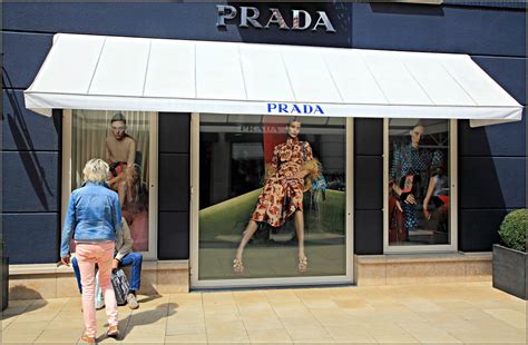 prada roermond prijzen|prada outlet store roermond.